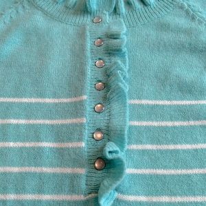 NXH Ruffle Button Front light turquoise or aqua color.